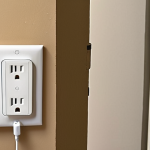 1 Wi-Fi: Convenience with Certain Limitations
I have to say that Wi-Fi devices are a great starting point for smart home beginners! They are truly easy to use. As long as you have Wi-Fi at home, you can pretty much connect them immediately, without needing any extra boxes cluttering things up. I once bought a smart plug to try. I just plugged it in, downloaded the app, followed the steps in the app, and it was ready to use in no time. This was very impressive for me, as I initially thought it would be much more complicated. But from my direct experience, the main problem that often frustrates me is the signal. If your house is large, has many rooms, or lots of walls, sometimes devices far away won't connect or the signal will be so weak that they frequently disconnect, especially if the router is on a different floor. I once tried moving a smart plug from the living room to the bedroom, which was a bit farther away, and the signal almost completely disappeared. This forced me to buy a Wi-Fi extender, which was an unexpected additional expense.